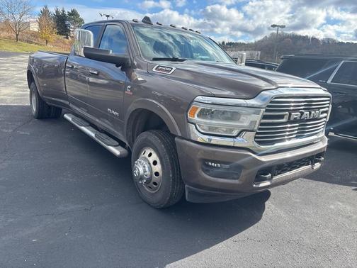 2020 RAM 3500 Laramie Crew Cab 4x4 8' Box