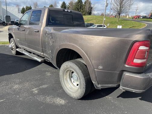 2020 RAM 3500 Laramie Crew Cab 4x4 8' Box