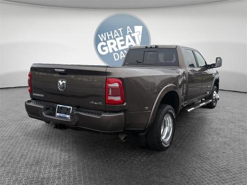 2020 RAM 3500 Laramie Crew Cab 4x4 8' Box