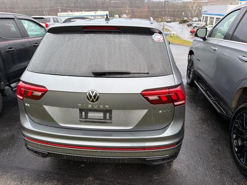 2022 Volkswagen Tiguan 2.0T SE R-Line Black 4MOTION