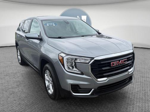 Sterling Metallic 2024 GMC Terrain SLE