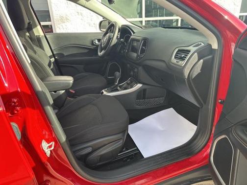 Redline Pearlcoat 2019 Jeep Compass Sport