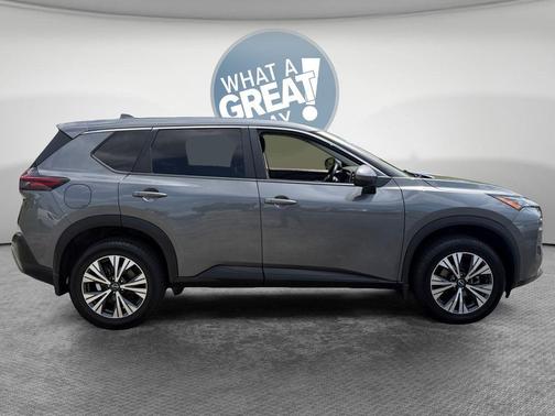 Gun Metallic 2022 Nissan Rogue SV