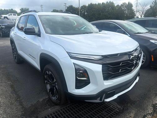 Polar White Tricoat 2026 Chevrolet Equinox RS