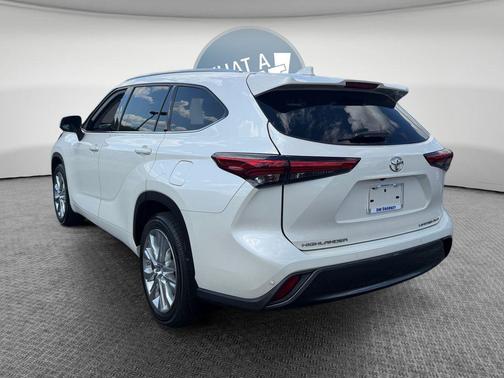 Blizzard Pearl 2021 Toyota Highlander Limited