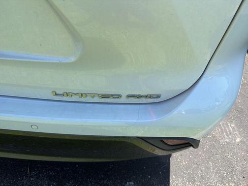 Blizzard Pearl 2021 Toyota Highlander Limited