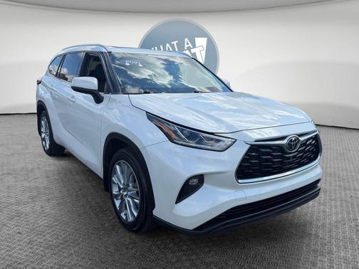Blizzard Pearl 2021 Toyota Highlander Limited