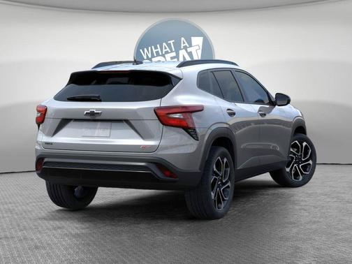 Sterling Gray Metallic 2026 Chevrolet Trax FWD 2RS
