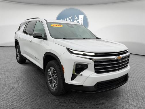 2024 Chevrolet Traverse LT