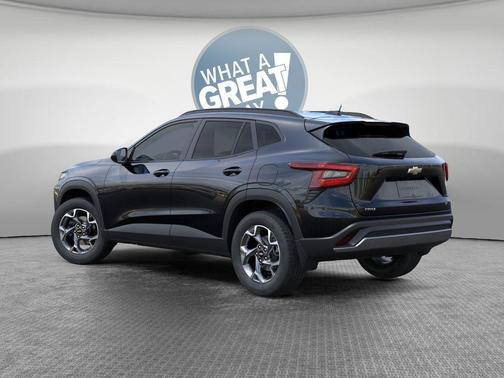 Mosaic Black Metallic 2026 Chevrolet Trax LT