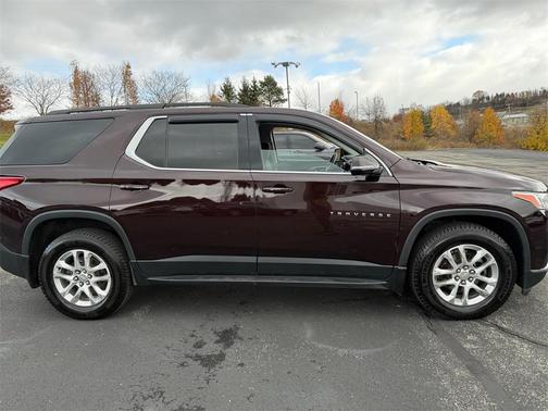 2020 Chevrolet Traverse LT Cloth