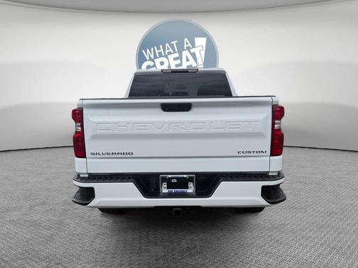 Summit White 2022 Chevrolet Silverado 1500 Custom
