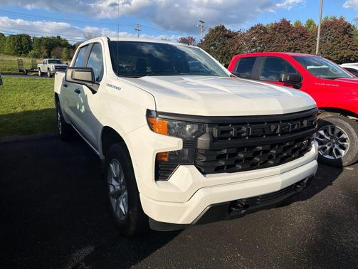 Summit White 2022 Chevrolet Silverado 1500 Custom