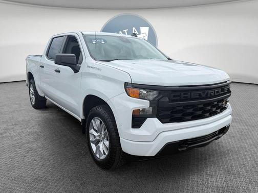 Summit White 2022 Chevrolet Silverado 1500 Custom