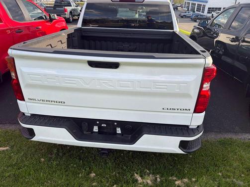 Summit White 2022 Chevrolet Silverado 1500 Custom