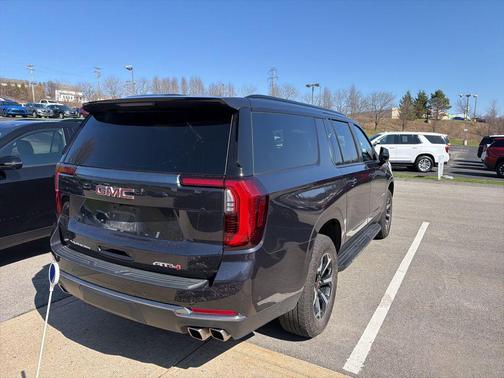 2025 GMC Yukon XL 4WD AT4