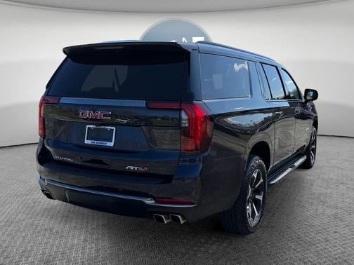 2025 GMC Yukon XL 4WD AT4
