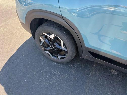 Pluton Blue/Black Roof 2025 Kia Seltos S