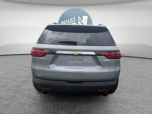 Sterling Gray Metallic 2024 Chevrolet Traverse LT Cloth