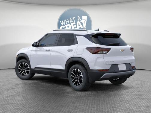 Summit White 2026 Chevrolet Trailblazer LT