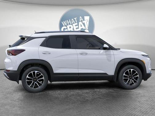 Summit White 2026 Chevrolet Trailblazer LT