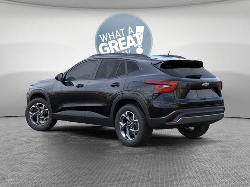Mosaic Black Metallic 2026 Chevrolet Trax LT