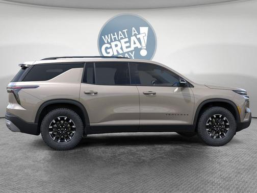 Sandstone Gray 2026 Chevrolet Traverse AWD Z71