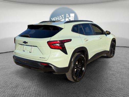 Cacti Green 2024 Chevrolet Trax FWD ACTIV