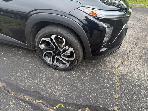 Mosaic Black Metallic 2025 Chevrolet Trax FWD 2RS