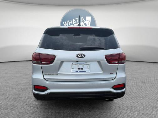 Sparkling Silver 2019 Kia Sorento LX