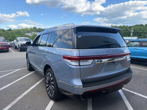 Chroma Crystal Blue Metallic Premium Colorant 2024 Lincoln Navigator Black Label