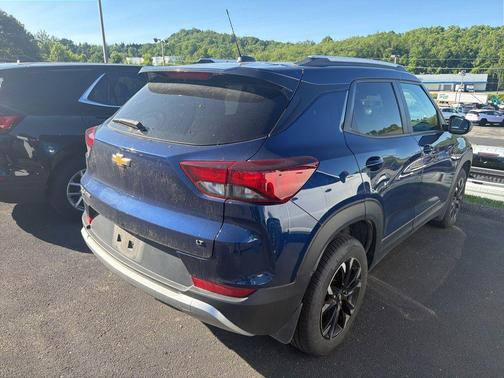 Blue Glow Metallic 2022 Chevrolet Trailblazer LT