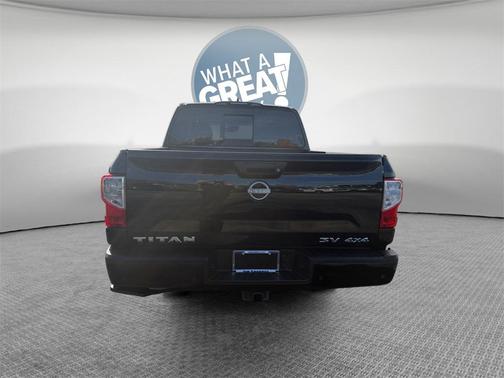 2023 Nissan Titan SV