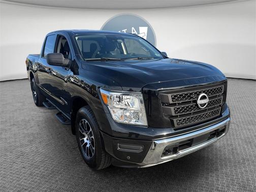 2023 Nissan Titan SV
