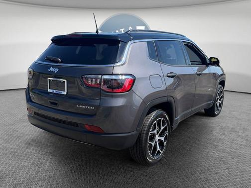 Baltic Gray Metallic Clearcoat 2024 Jeep Compass Limited