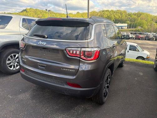 Baltic Gray Metallic Clearcoat 2024 Jeep Compass Limited