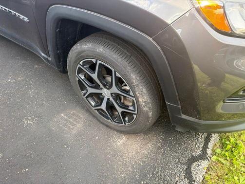 Baltic Gray Metallic Clearcoat 2024 Jeep Compass Limited