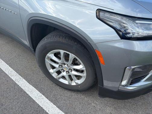 Sterling Gray Metallic 2023 Chevrolet Traverse LS