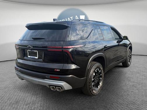 Mosaic Black Metallic 2026 Chevrolet Traverse AWD Z71