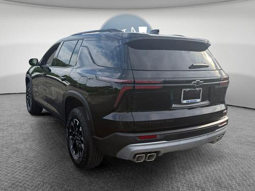 Mosaic Black Metallic 2026 Chevrolet Traverse AWD Z71