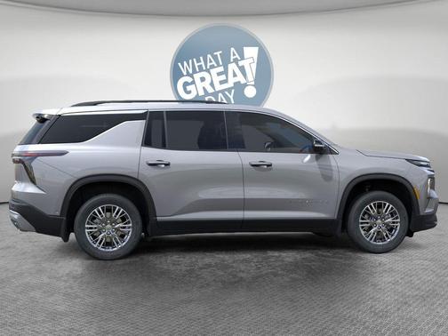 Sterling Gray Metallic 2026 Chevrolet Traverse LT