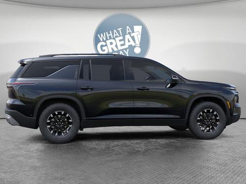 Mosaic Black Metallic 2026 Chevrolet Traverse AWD Z71