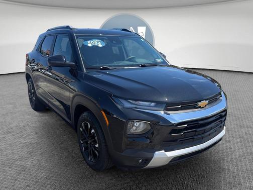 Mosaic Black Metallic 2023 Chevrolet Trailblazer LT