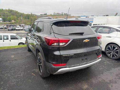 Mosaic Black Metallic 2023 Chevrolet Trailblazer LT