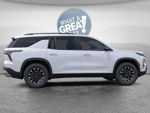 Polar White Tricoat 2026 Chevrolet Traverse AWD Z71