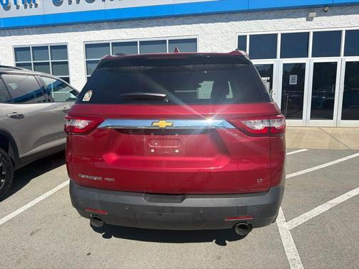 Cajun Red Tintcoat 2020 Chevrolet Traverse LT Cloth