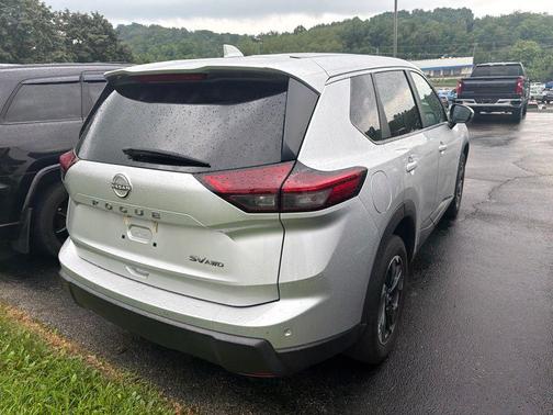 Brilliant Silver Metallic 2024 Nissan Rogue SV