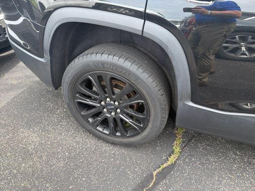 Ebony Twilight Metallic 2023 GMC Acadia AWD SLT