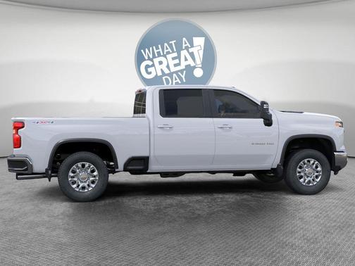 Summit White 2026 Chevrolet Silverado 2500 LT
