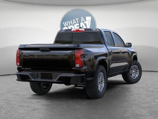 Black 2026 Chevrolet Colorado LT
